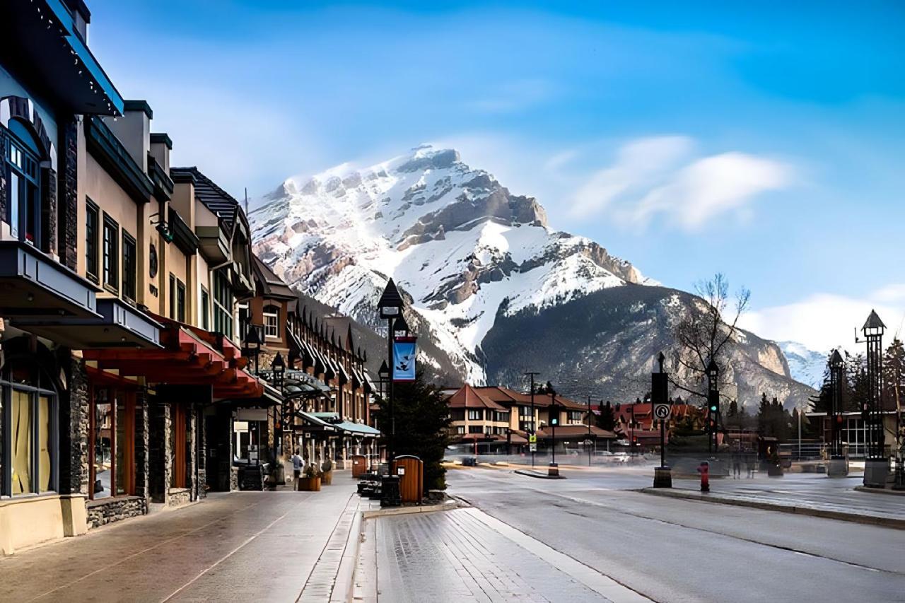 Entire Condo Downtown, Walk To Bmo & Stampede, Parking, 1,5 Hrs To Banff Calgary Exterior photo